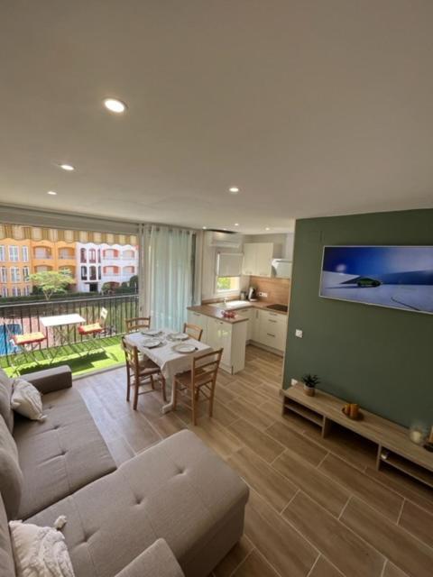 Appartement 1 Chambre Climatise Avec 3 Piscines A 200 M De La Plage Empuriabrava Exterior photo