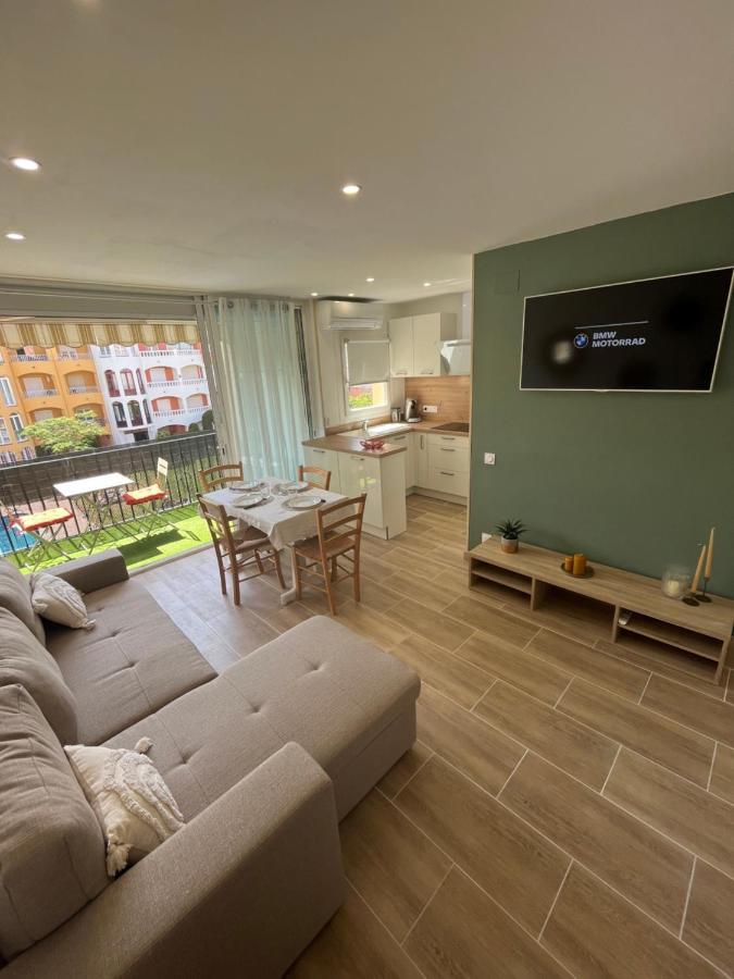 Appartement 1 Chambre Climatise Avec 3 Piscines A 200 M De La Plage Empuriabrava Exterior photo