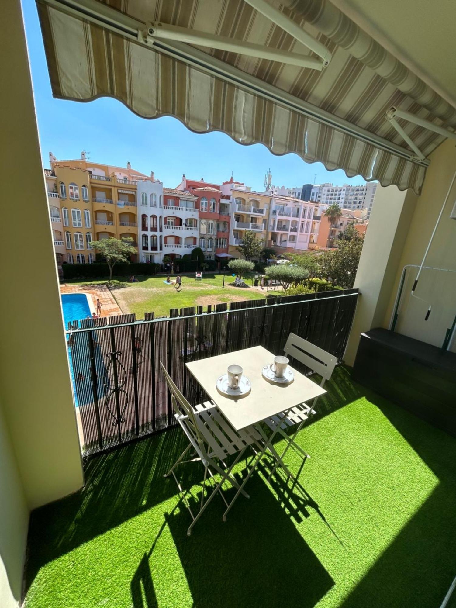 Appartement 1 Chambre Climatise Avec 3 Piscines A 200 M De La Plage Empuriabrava Exterior photo